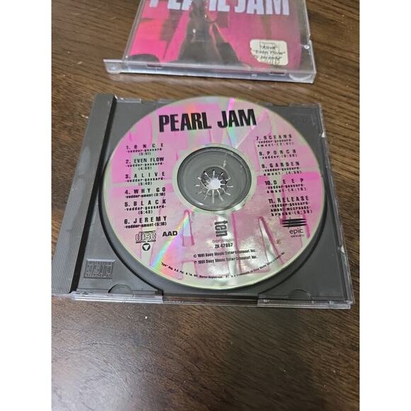 Ten by Pearl Jam (CD, 1991) - Picture 2 of 16